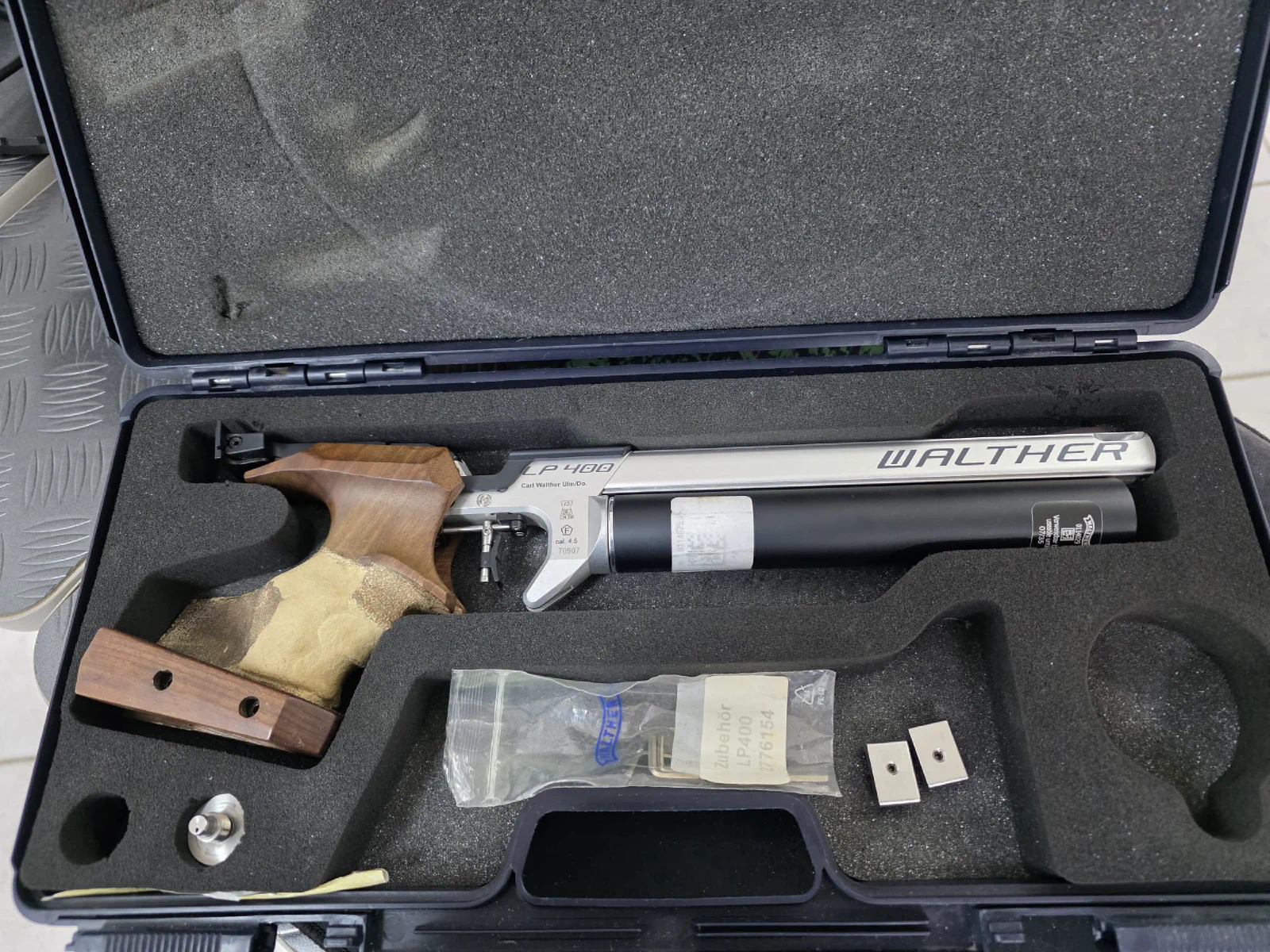 Walther LP400 Scatto meccanico. Bombola nera